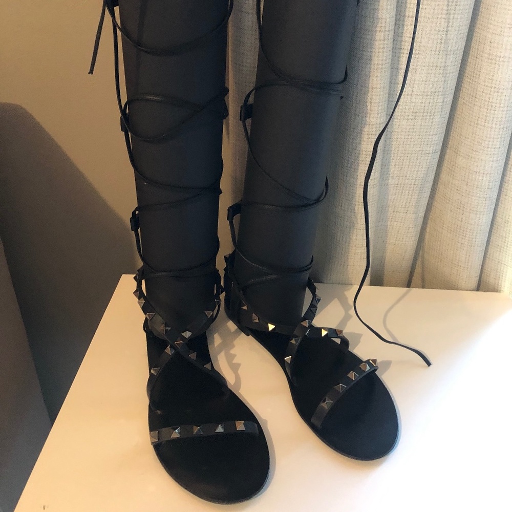 Valentino Garavani ROCKSTUD NOIR Gladiator sandals